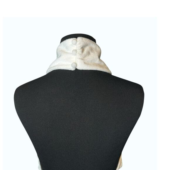 Beige Botany white crossed halter top size small - Picture 6 of 16